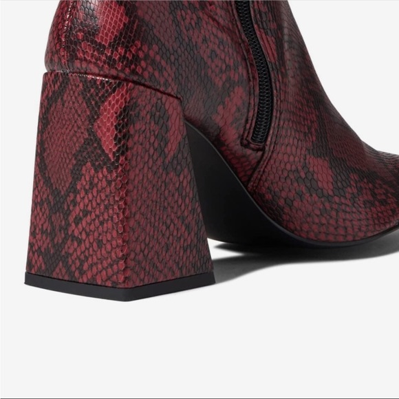 Steve Madden Experience Red Snake Thigh High Chunky Heels Boots New Womans - Picture 8 of 8
